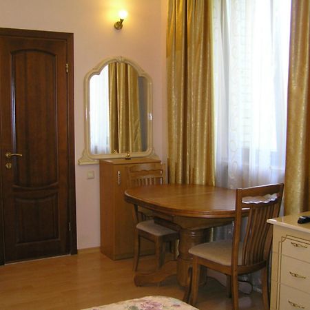 Comfortel Aparthotel Odessa Eksteriør billede